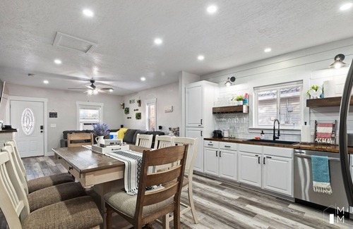Parowan House | Home w/Hot Tub & BBQ, 12mi to Brian Head & 54mi to Eagle Point Ski Resorts 🎿