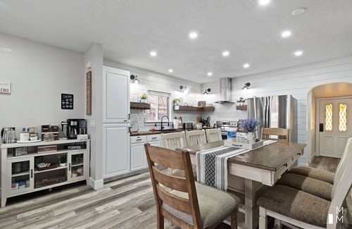 Parowan House | Home w/Hot Tub & BBQ, 12mi to Brian Head & 54mi to Eagle Point Ski Resorts 🎿