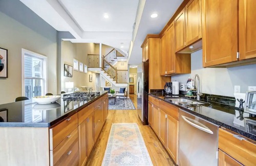 Mount Adams House | Home w/Rooftop Terrace Cincinnati