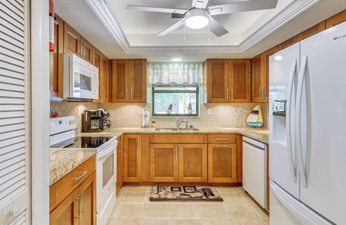 Iona House | Home w/Space to Unwind Near Fort Myers Beach!