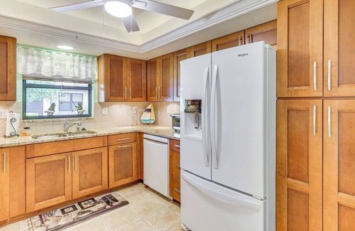 Iona House | Home w/Space to Unwind Near Fort Myers Beach!
