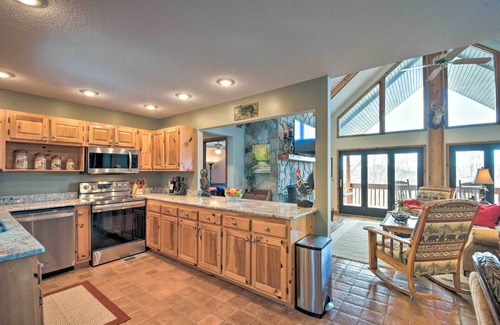 Hiawassee House | Home w/Spacious Deck, BBQ, Game Room & Lake Views
