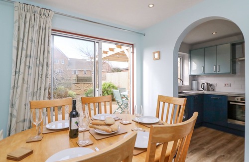 Wyke Regis Cottage | HOME WATERS, pet friendly, with a garden in Wyke Regis