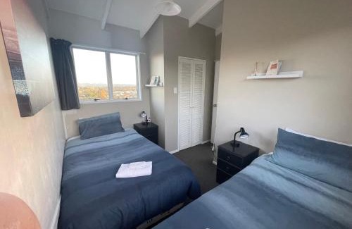 Otorohanga Apartment | Home with a view