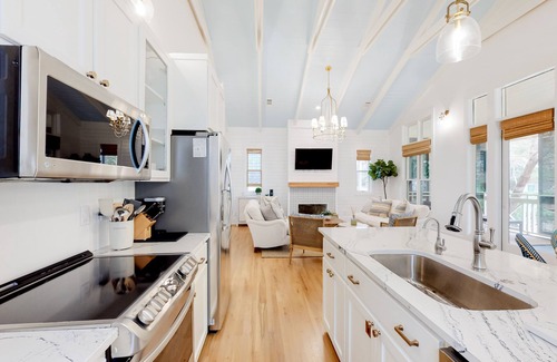 Watercolor House | Home with central AC, pool & tennis - walk to beach, lake, hiking & dining