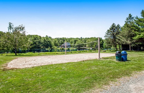 Thornhurst House | Home with deck, kayak, & access to private beach & pool - near skiing, lake