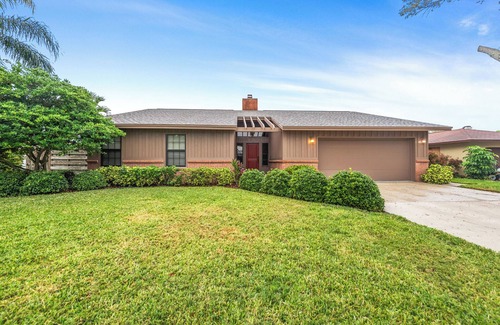 Bradenton House | Home with Screened-In Pool and Patio -Southern Charm