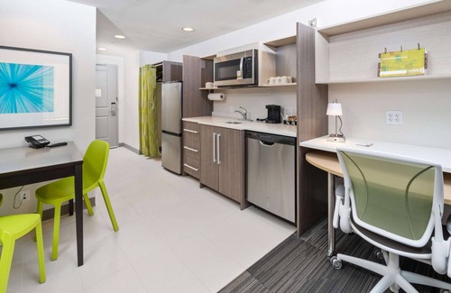 Newark Hotel | Home2 Suites by Hilton Newark Airport