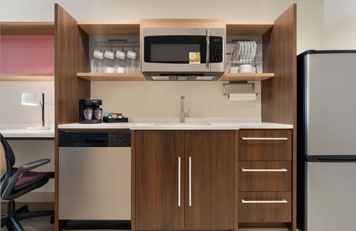 Newark Hotel | Home2 Suites by Hilton Newark Airport