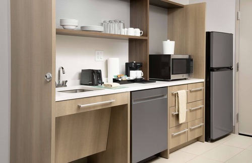 Lake Eola Heights Hotel | Home2 Suites by Hilton Orlando Downtown
