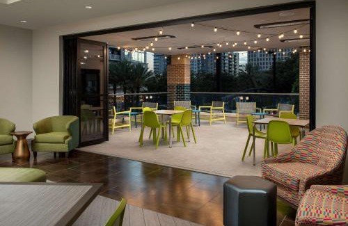 Lake Eola Heights Hotel | Home2 Suites by Hilton Orlando Downtown, FL