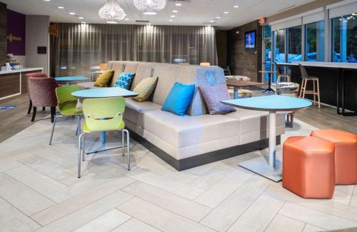 South Loop Hotel | Home2 Suites By Hilton Minneapolis-Mall of America