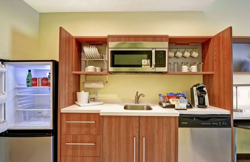 Executive Park Hotel | Home2 Suites by Hilton Charlotte Airport