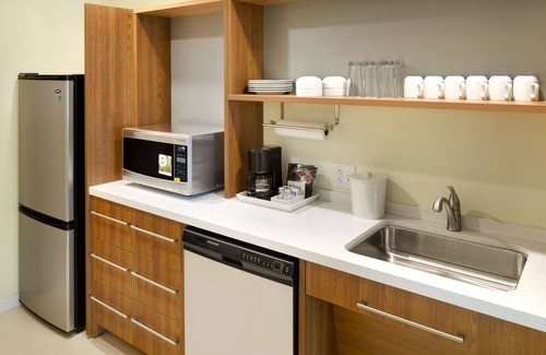 Executive Park Hotel | Home2 Suites by Hilton Charlotte Airport