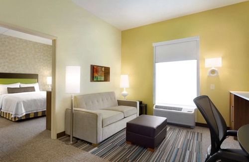 Executive Park Hotel | Home2 Suites by Hilton Charlotte Airport