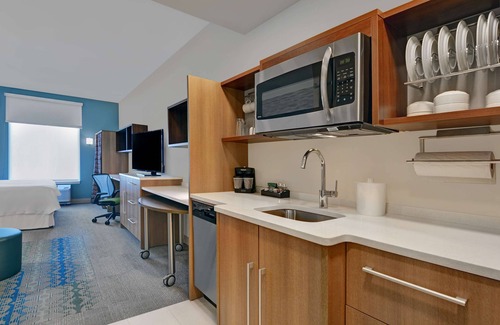 Fort Myers Hotel | Home2 Suites by Hilton Fort Myers Colonial Blvd