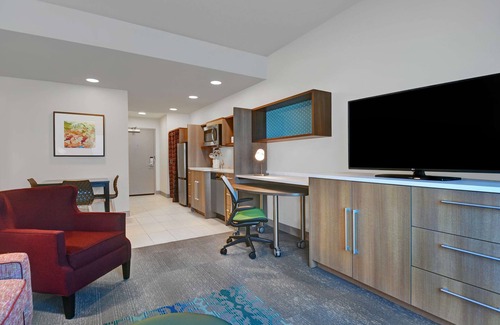 Fort Myers Hotel | Home2 Suites by Hilton Fort Myers Colonial Blvd