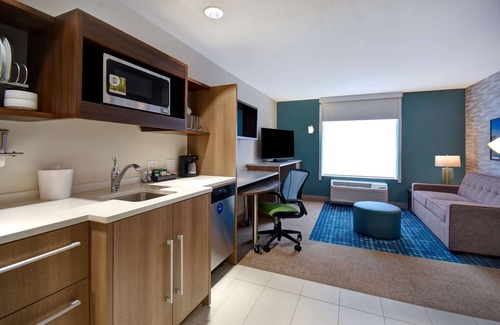Wichita Hotel | Home2 Suites by Hilton Wichita Downtown Delano