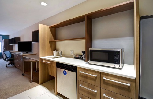 Wichita Hotel | Home2 Suites by Hilton Wichita Downtown Delano