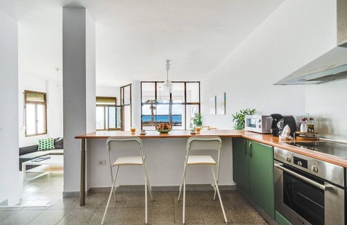 Playa de Arinaga Apartment | Home2Book Lovely Beachfront Apt Arinaga Green