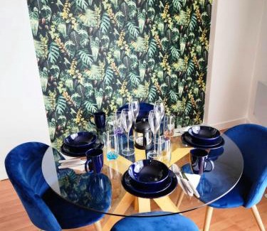 Sheffield Apartment | Home2Home 2 bedroom & 2 bathroom central Apartment with FREE PARKING near University and Hospital