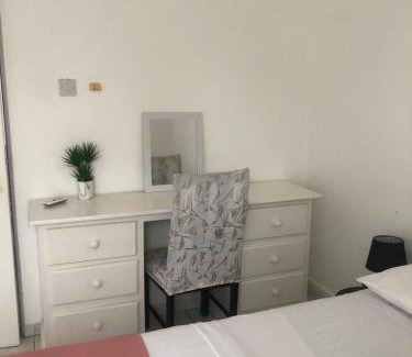 Dover House | Home2Home Guesthouse