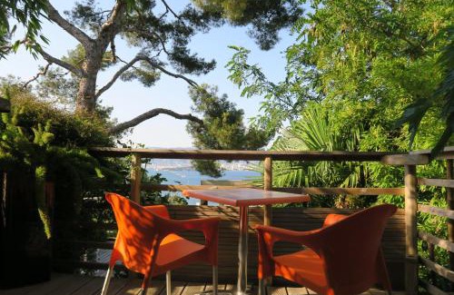 Saint-Mandrier-sur-Mer Bed & Breakfast | Home6