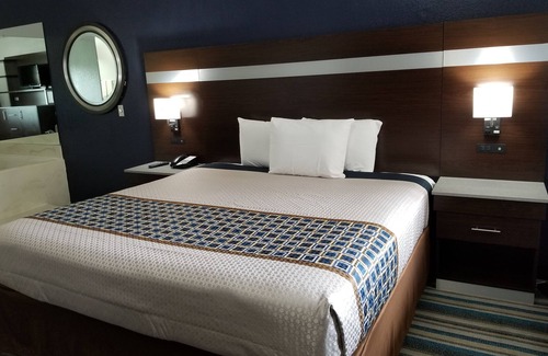 Oaks Historic District Hotel | HomeBridge Inn and Suites