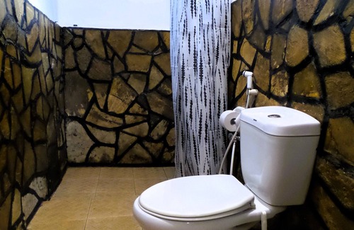 Moshi Cabin | Homefeeling Neneu Lodge