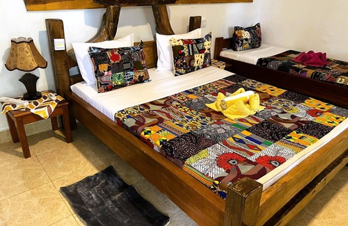 Moshi Cabin | Homefeeling Neneu Lodge