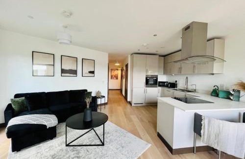 Maidstone Apartment | Homelike Apartment- Perfect For Contractors, Business Trips - Long Stays
