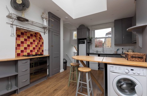 Palace Riverside Condo | Homely 1BD Flat by the River in Fulham