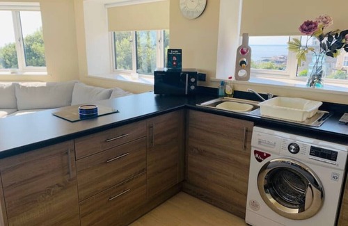 Weston-super-Mare Apartment | Homely 2 bedroom apartment&stunning seaside views
