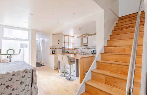 Battersea House | Homely 3BD House with Garden in Battersea
