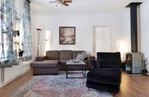 Boden House | Homely 3BR near H2 GreenSteel