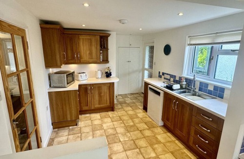 Barnstaple House | Homely 4 bed in Barnstaple