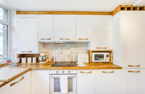 Ferndale House | Homely 4 Bedroom House in Brixton