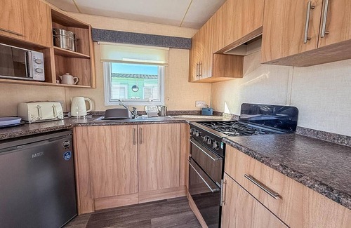 Hunstanton House | Homely 8 berth caravan at Manor Park, near Hunstanton Beach ref 23004B