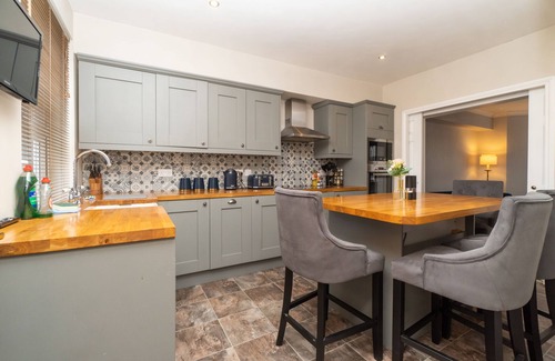 Brislington Apartment | Homely and Modern Maisonette in Vibrant Bristol