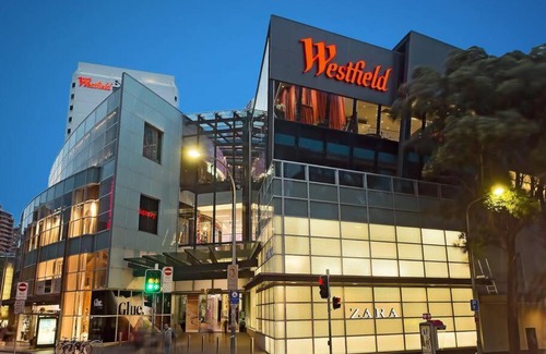 Bondi Junction Apartment | Homely-bright, air con, car spc