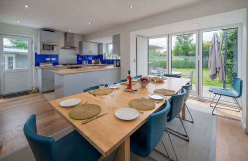 Bembridge Cottage | Homely, Elegant 3 bed property in the seaside village of Bembridge