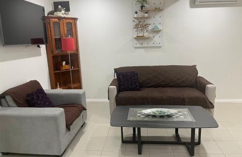 Kings Langley Villa | Homely Granny Flat, Kings Langley