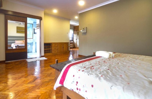 Usj 5 House | Homely & Lux 5BR Bungalow with PRIVATE POOL & BBQ Area