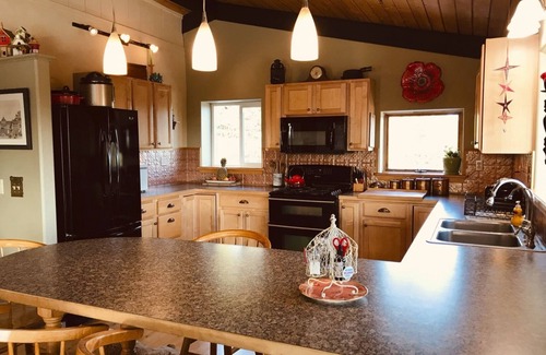 Homer House | Homer, Alaska 4BR House-great views, dogs welcome, close to town