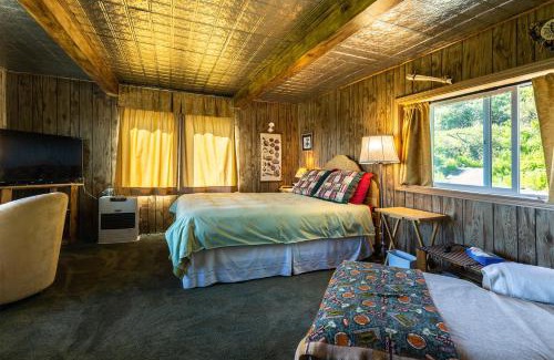 Homer Bed & Breakfast | Homer Stay and Play