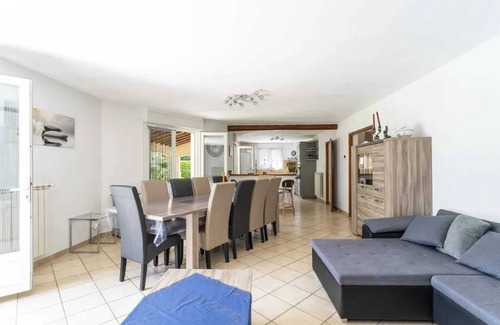 Saint-Laurent-La-Vernede Villa | Homerez - Villa Saint-Laurent-la-Vernède