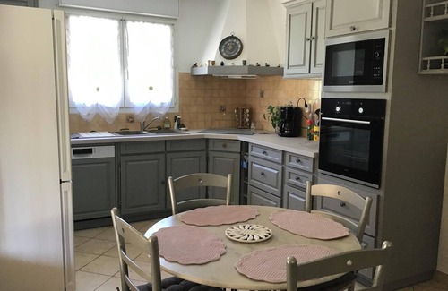 Saint-Laurent-La-Vernede Villa | Homerez - Villa Saint-Laurent-la-Vernède