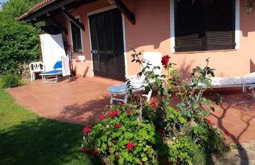 Case Peschiera-Lu Fraili Apartment | Homerez - Amazing appartement 2 km away from the beach for 4 ppl. with garden