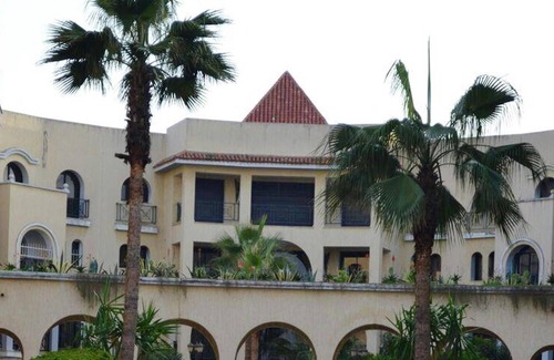 Ain Diab Apartment | Homerez - 100 m away from the beach! Appartement for 4 ppl. with shared pool