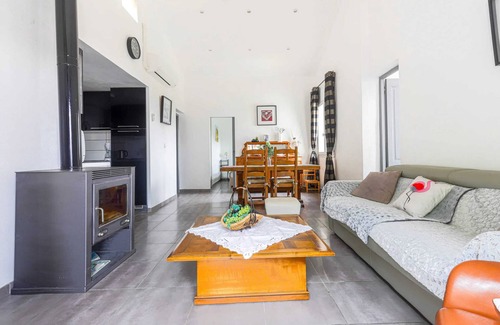 La Gaude Apartment | Homerez - 2 Bedroom Apartment with Sea View in La Gaude